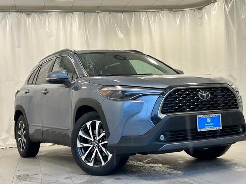 2022 Toyota Corolla Cross XLE