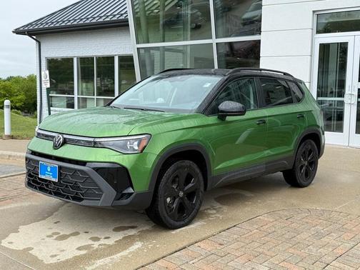 2025 Volkswagen Taos 1.5T SE Black