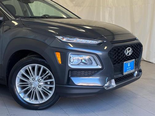 2021 Hyundai KONA SEL Plus