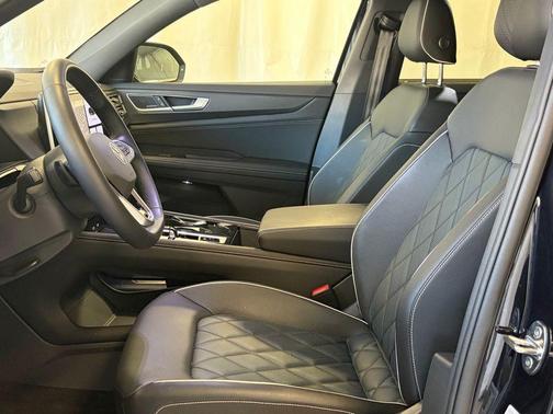 Deep Black Pearl Effect 2025 Volkswagen Atlas Cross Sport 2.0T SEL Premium R-Line
