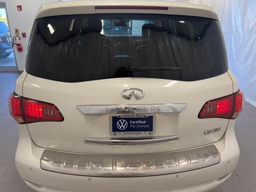 2016 INFINITI QX80 Base