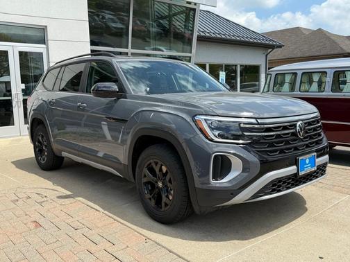 2025 Volkswagen Atlas 2.0T Peak Edition