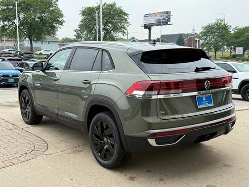 2025 Volkswagen Atlas Cross Sport 2.0T SE w/Technology