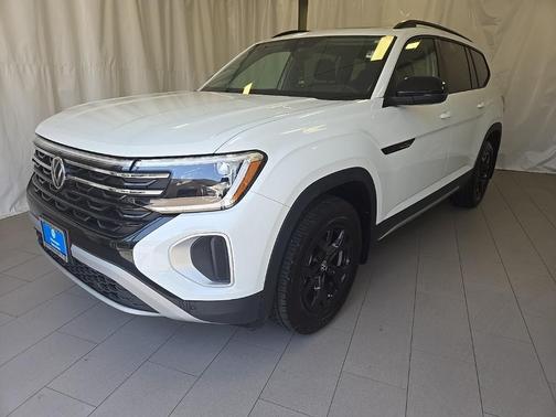 2024 Volkswagen Atlas 2.0T Peak Edition SE w/Technology