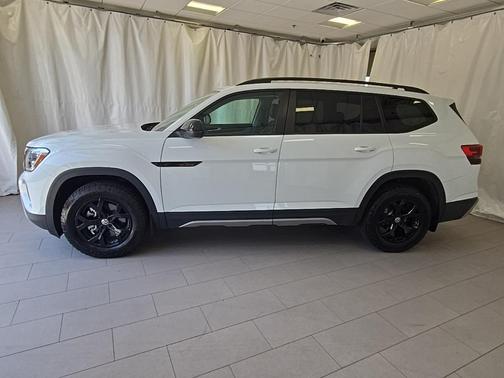 2024 Volkswagen Atlas 2.0T Peak Edition SE w/Technology