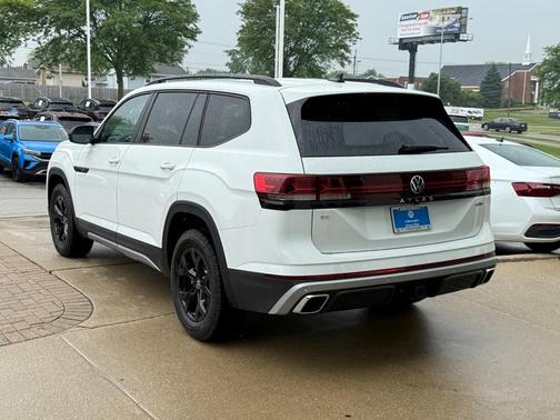 2025 Volkswagen Atlas 2.0T Peak Edition