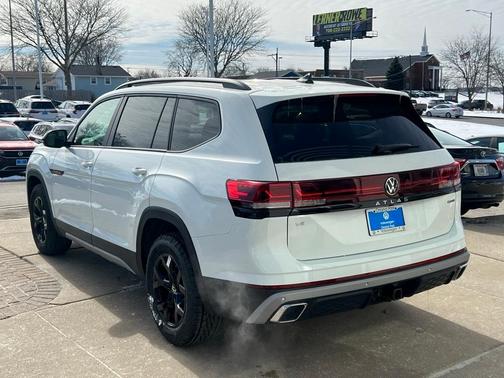 2025 Volkswagen Atlas 2.0T Peak Edition