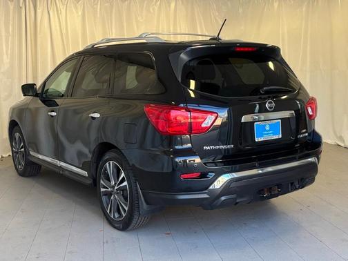 2017 Nissan Pathfinder Platinum