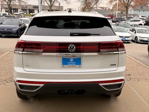 2026 Volkswagen Atlas Cross Sport 2.0T SEL