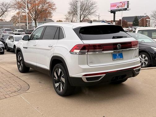 2026 Volkswagen Atlas Cross Sport 2.0T SEL