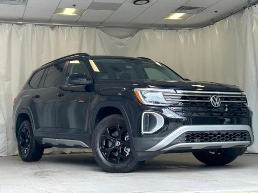 2024 Volkswagen Atlas 2.0T Peak Edition SE w/Technology