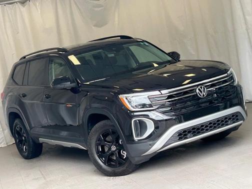 2024 Volkswagen Atlas 2.0T Peak Edition SE w/Technology