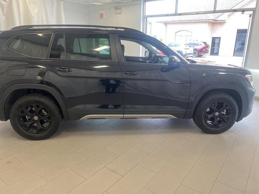 2024 Volkswagen Atlas 2.0T Peak Edition SE w/Technology