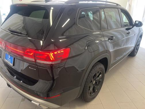 2024 Volkswagen Atlas 2.0T Peak Edition SE w/Technology