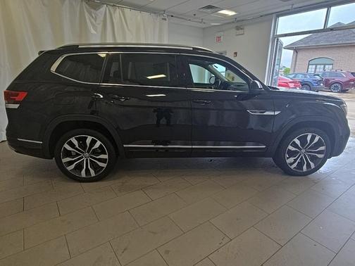 2022 Volkswagen Atlas 3.6L SEL Premium R-Line