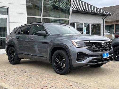 2025 Volkswagen Atlas Cross Sport 2.0T SEL R-Line Black