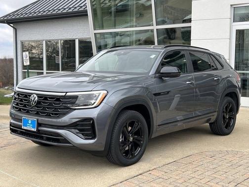 2025 Volkswagen Atlas Cross Sport 2.0T SEL R-Line Black