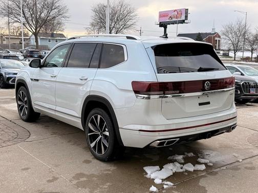 2026 Volkswagen Atlas 2.0T SEL Premium R-Line