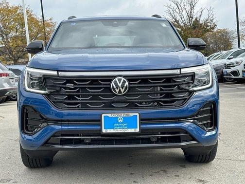2025 Volkswagen Atlas Cross Sport 2.0T SEL R-Line Black