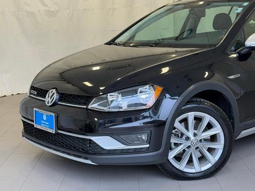 2017 Volkswagen Golf Alltrack TSI S