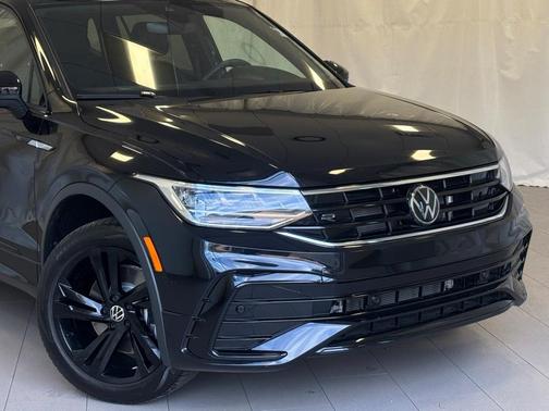2024 Volkswagen Tiguan 2.0T SE R-Line Black
