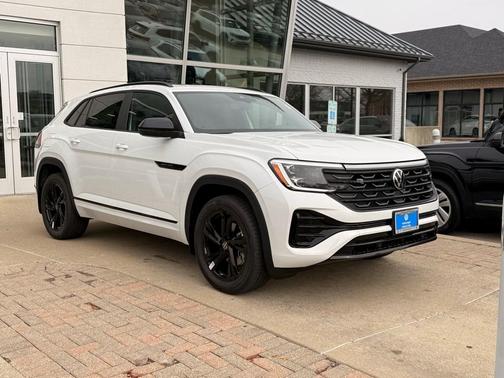 2026 Volkswagen Atlas Cross Sport 2.0T SEL R-Line Black