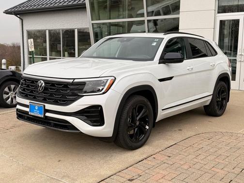 2026 Volkswagen Atlas Cross Sport 2.0T SEL R-Line Black