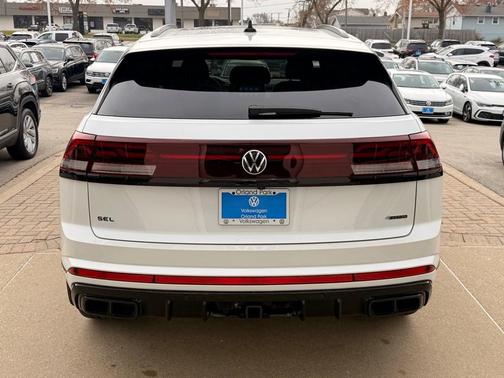 2026 Volkswagen Atlas Cross Sport 2.0T SEL R-Line Black