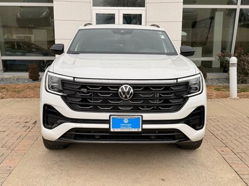 2026 Volkswagen Atlas Cross Sport 2.0T SEL R-Line Black