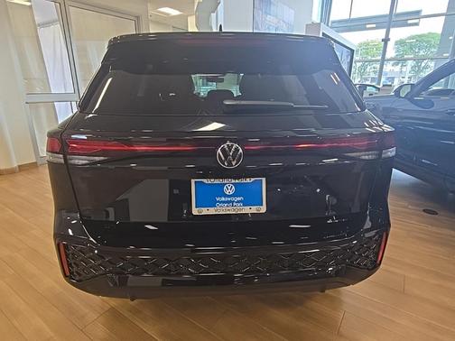 2025 Volkswagen Tiguan 2.0T SE R-Line Black