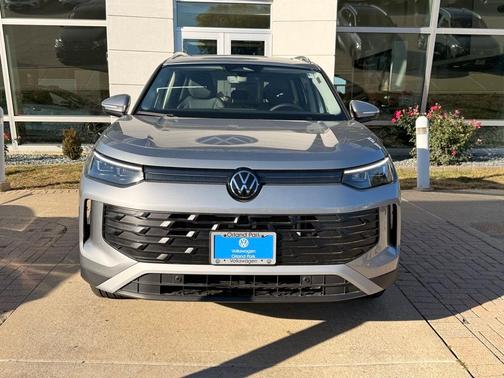 2025 Volkswagen Tiguan 2.0T SE