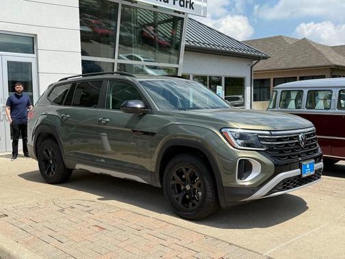 2025 Volkswagen Atlas 2.0T Peak Edition