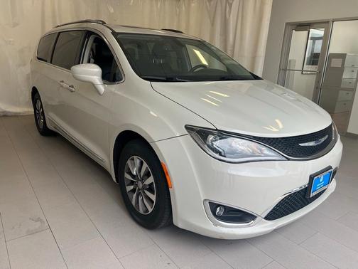 2020 Chrysler Pacifica Touring-L Plus