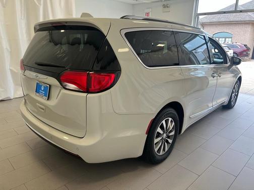2020 Chrysler Pacifica Touring-L Plus