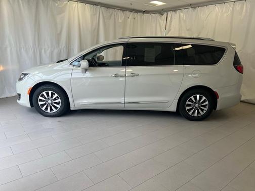 2020 Chrysler Pacifica Touring-L Plus