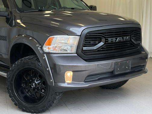 Granite Crystal Clearcoat Metallic 2018 RAM 1500 Express