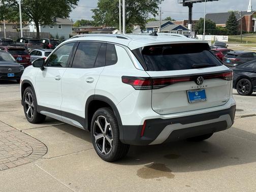 2025 Volkswagen Tiguan 2.0T SE