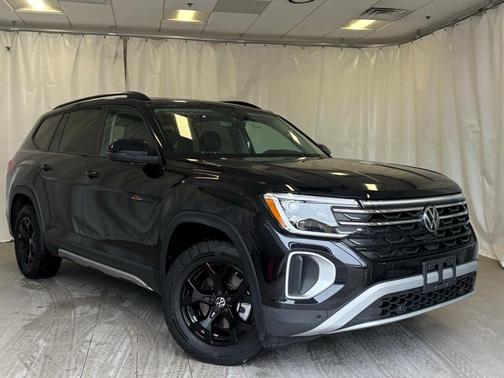 2024 Volkswagen Atlas 2.0T Peak Edition SE w/Technology