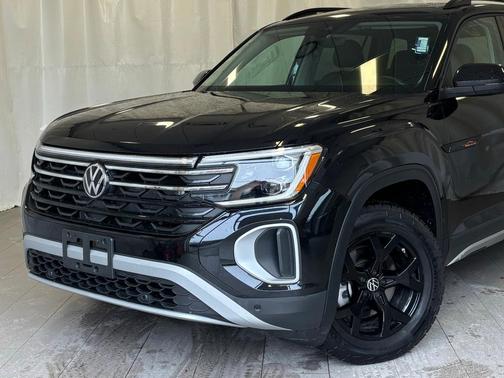 2024 Volkswagen Atlas 2.0T Peak Edition SE w/Technology