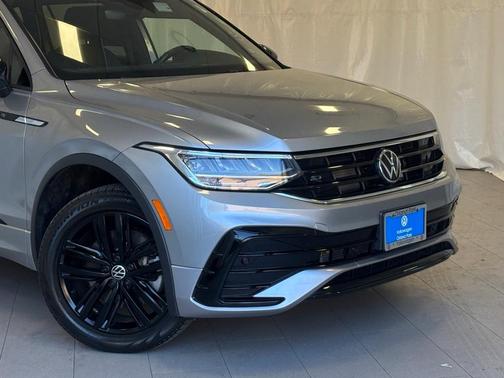 2022 Volkswagen Tiguan 2.0T SE R-Line Black