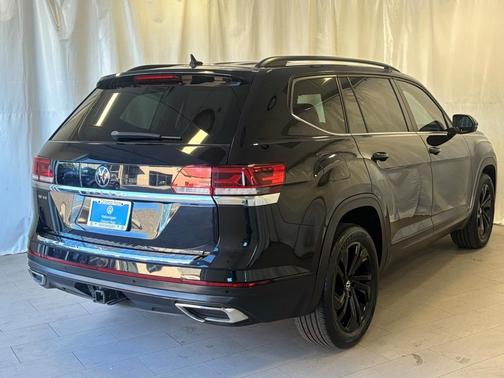2022 Volkswagen Atlas 3.6L SE w/Technology