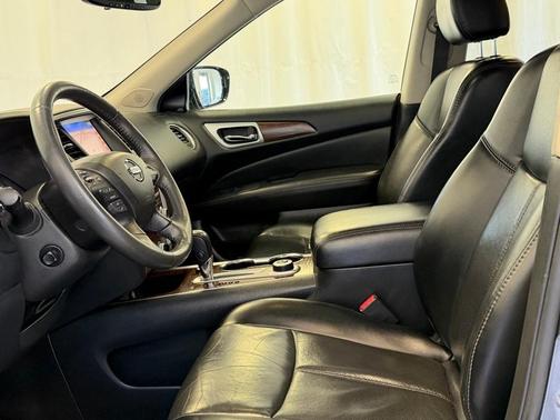 2017 Nissan Pathfinder Platinum