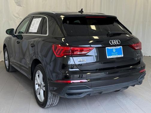 2023 Audi Q3 45 S line Premium