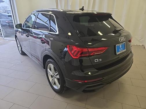 2023 Audi Q3 45 S line Premium