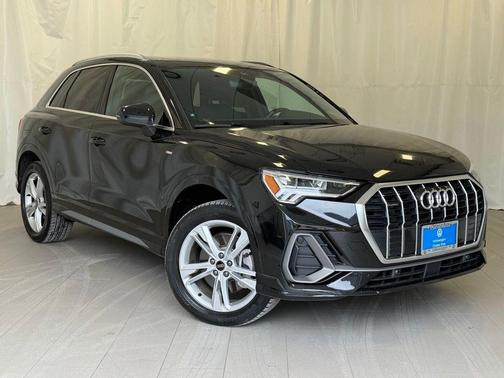 2023 Audi Q3 45 S line Premium
