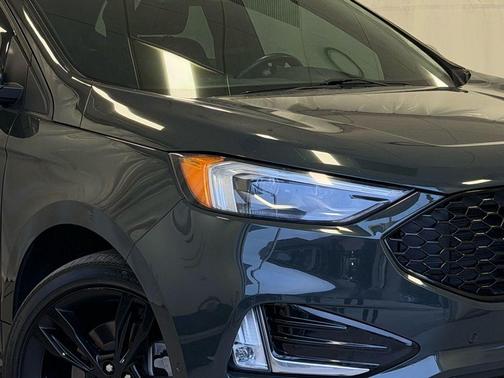 2022 Ford Edge ST
