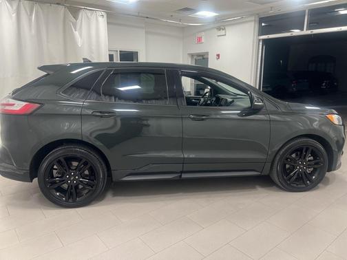 2022 Ford Edge ST