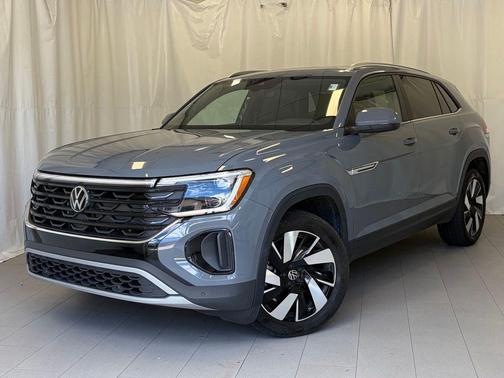 Pure Gray 2024 Volkswagen Atlas Cross Sport 2.0T SE w/Technology
