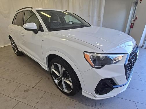 2021 Audi Q3 45 S line Premium