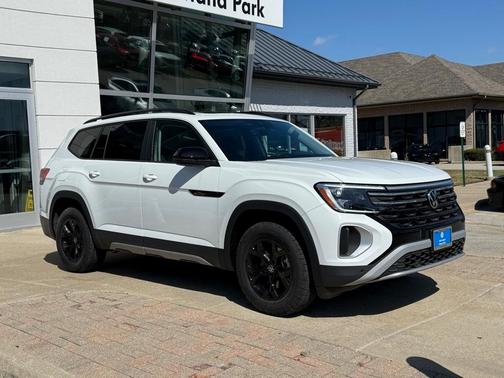 2025 Volkswagen Atlas 2.0T Peak Edition